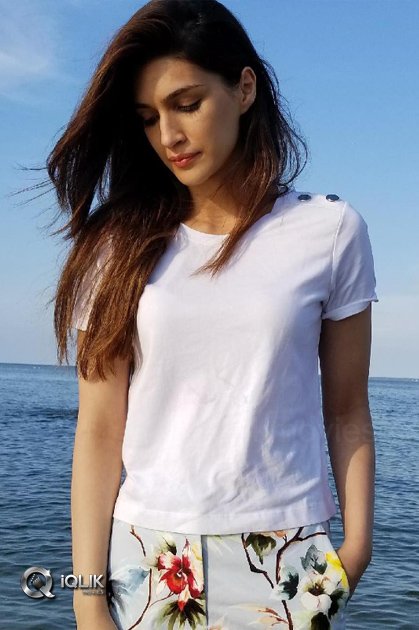 Kriti-Sanon